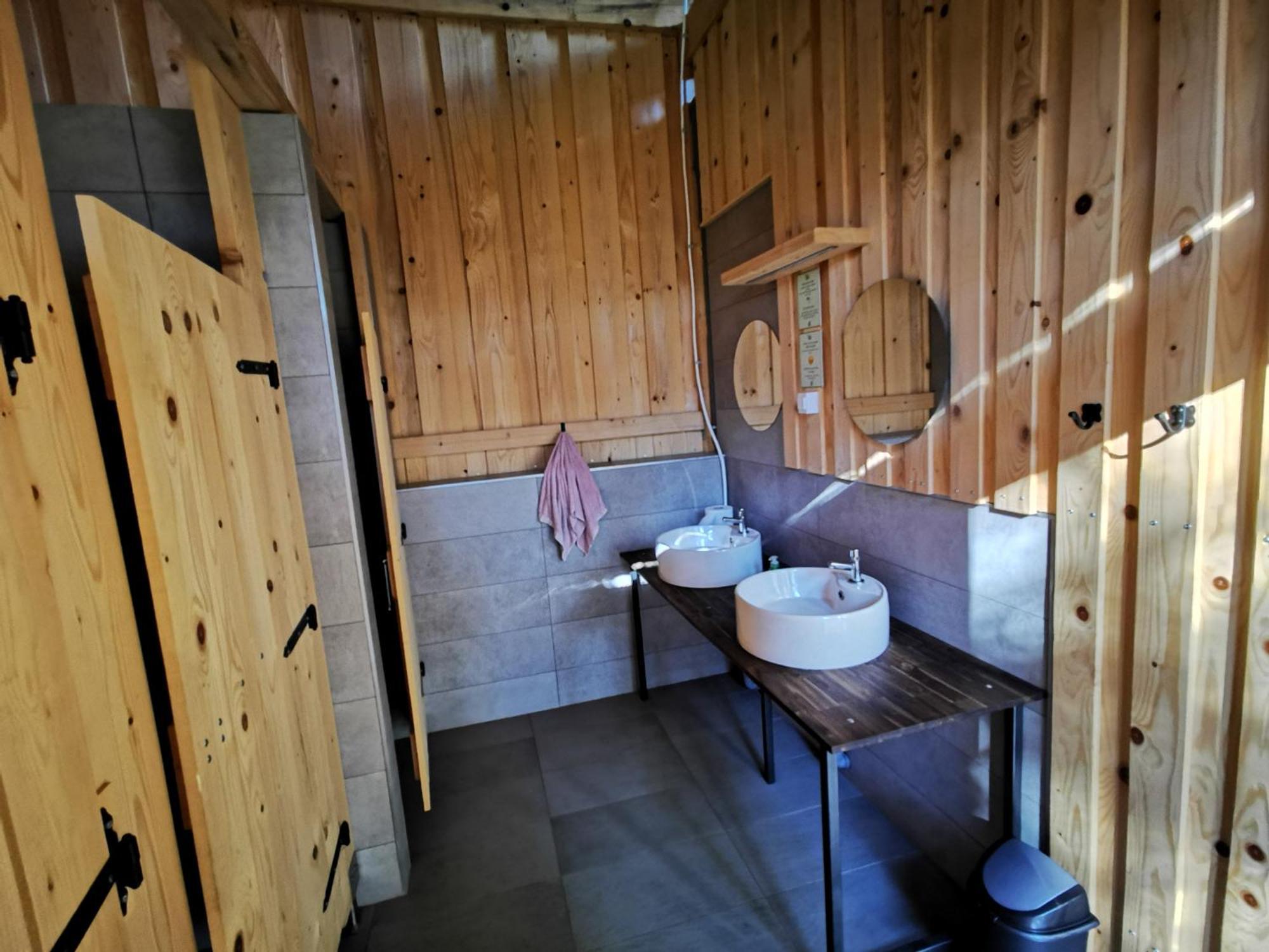 Kamp Beli Gaber Hotel Stari Trg pri Lozu Exterior photo